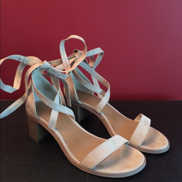 🎀 2 for 24!!! Forever 21 Beige strapped sandals - Picture 2 of 4